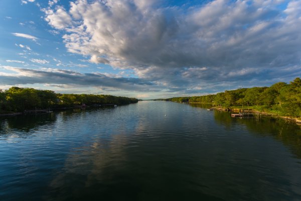 Река море