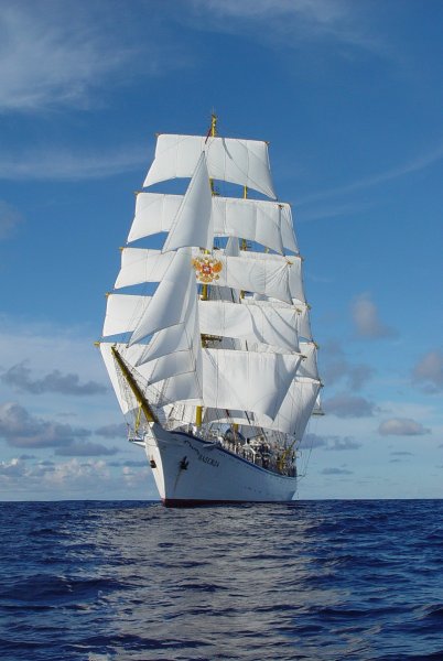 Парусный корабль маслом