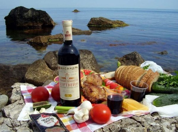 Вино и море