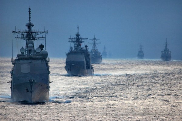 Военный корабль призрак