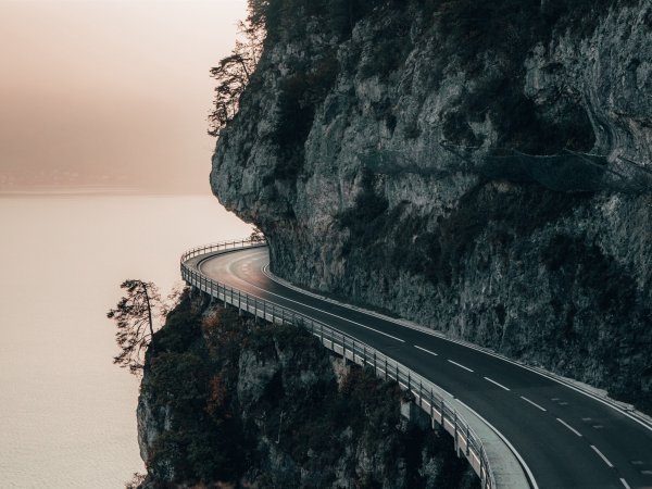 Дорога у моря