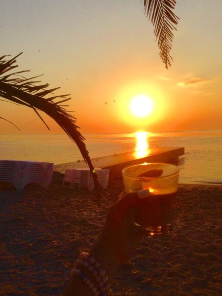 Утро на море с кофе