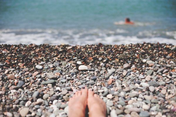 Галечный пляж Сочи