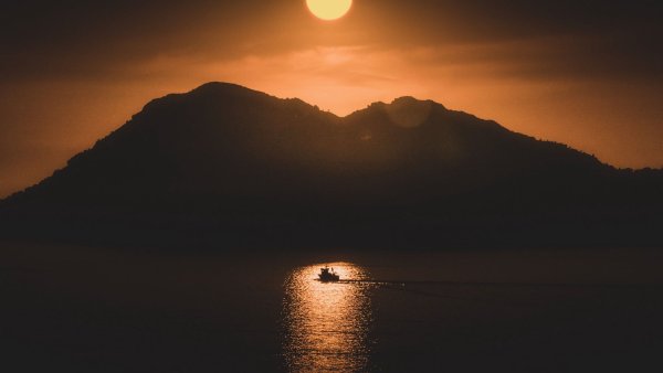 Полнолуние над морем