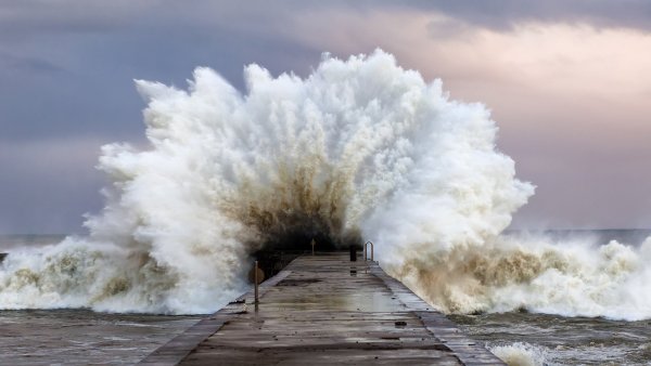 Ураган на море