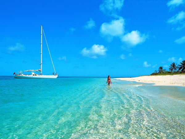 Море пляж яхта