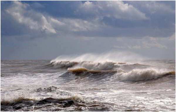 Тирренское море шторм