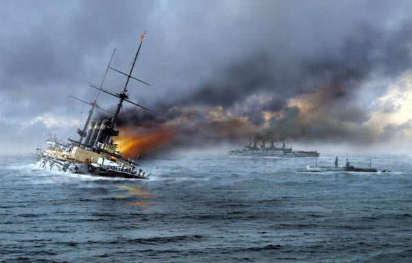 Эсминец и линкор