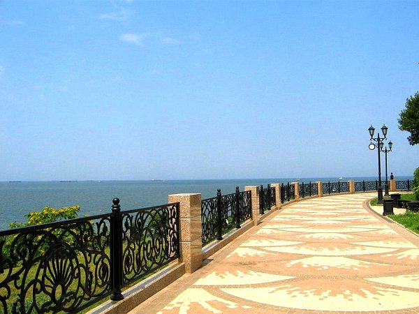 Приморская набережная Ейск