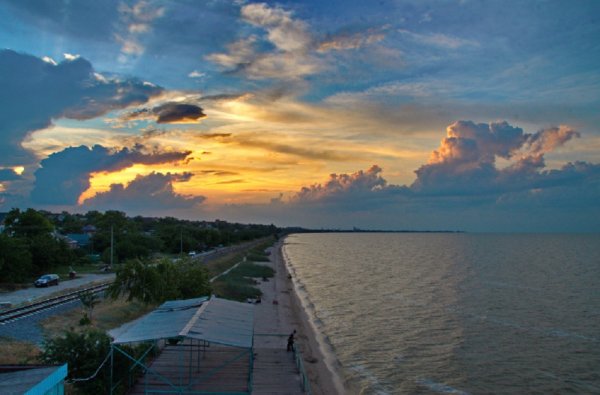 Город Ейск море