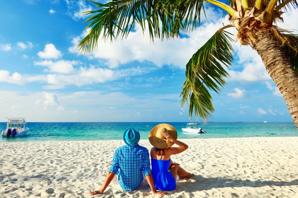 Пляж с пальмами