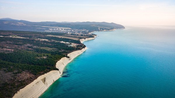 Голубая бухта в Геленджике