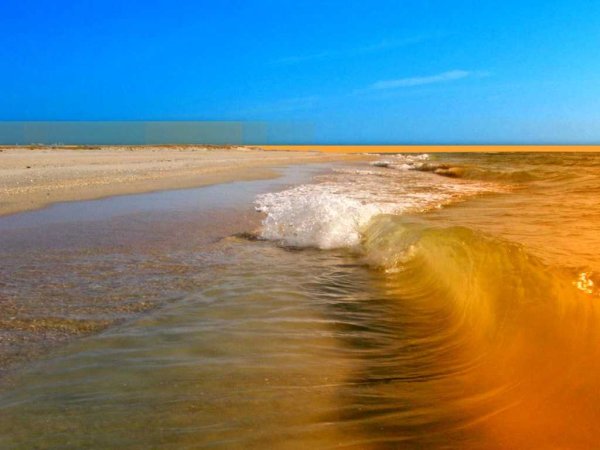 Арабатская коса в Азовском море