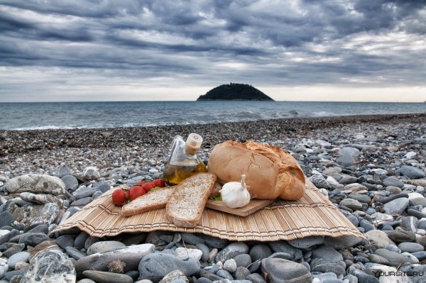 Пикник на берегу моря