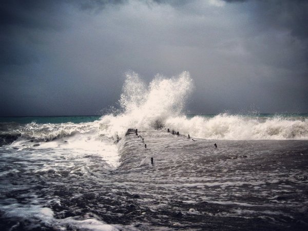 Штормовое черное море