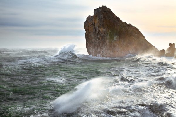 Море скалы шторм Крым