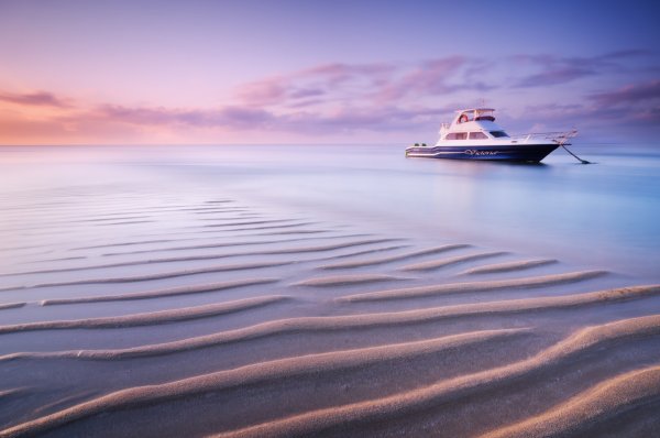 Море пляж яхта