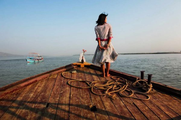 Девочка и море