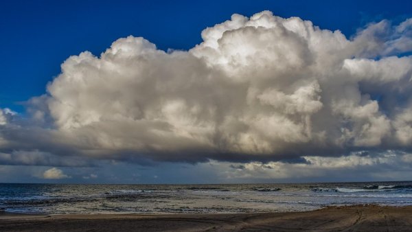 Небо с облаками