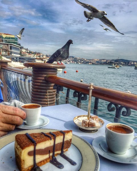 Кофе на берегу моря