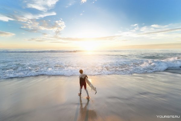 Красивые люди на море