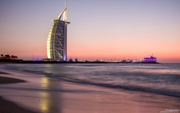 Персидский залив Абу Даби