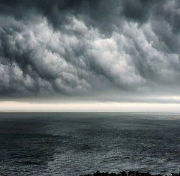 Грозовое море