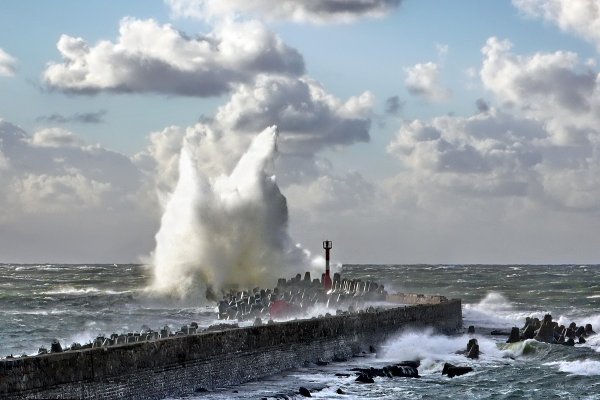Волнорезы на черном море