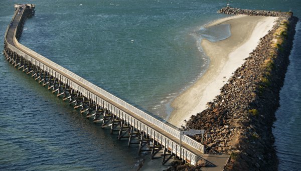 Морской мол