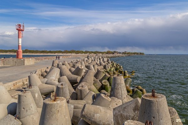 Шторм на Балтийском море в Балтийске Маяк
