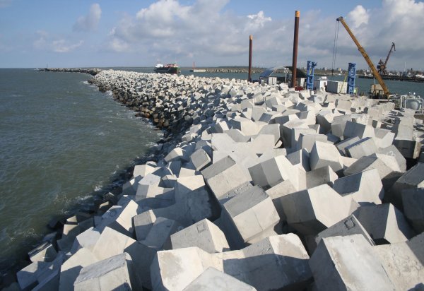 Нефтеналивной порт в Туапсе