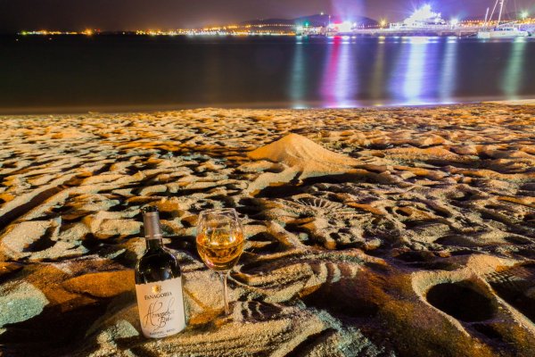 Шампанское и море