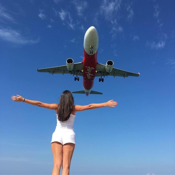 Девочка в самолете