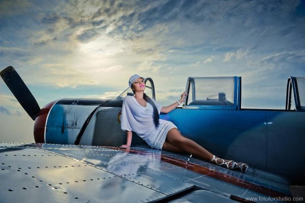 Небо самолет девушка