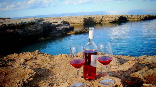 Бокал с вином