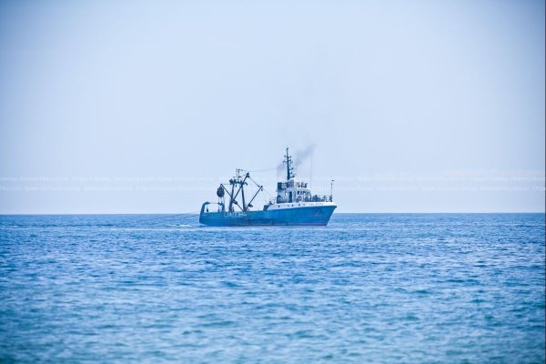 Пароход в море