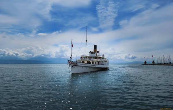 Пароходы на белом море