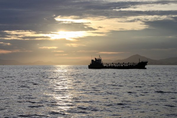 Пароход вдали