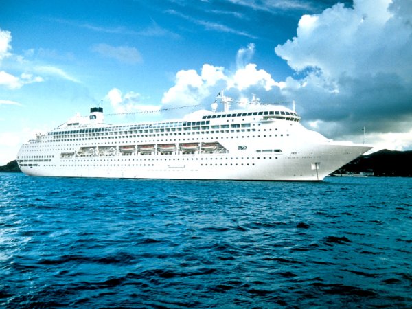 Большой белый корабль