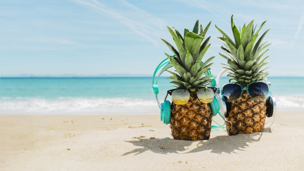 Ананас на пляже
