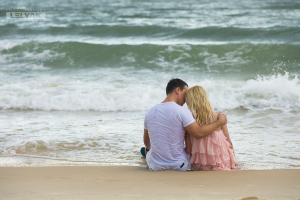 Пара на море