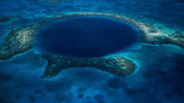 Большая голубая дыра, Лайтхаус-риф