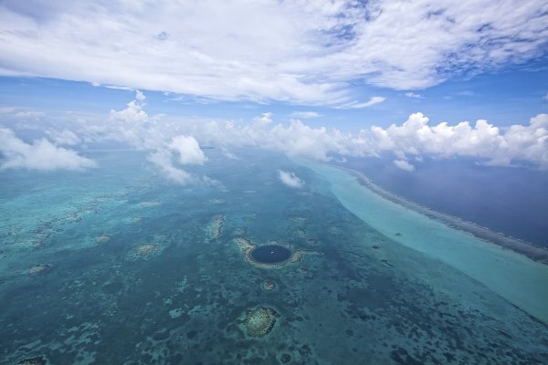 Большая голубая дыра Юкатан