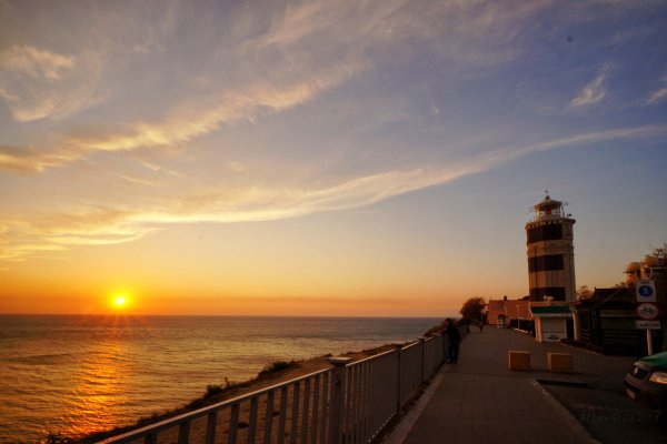 Маяк Анапа на закате