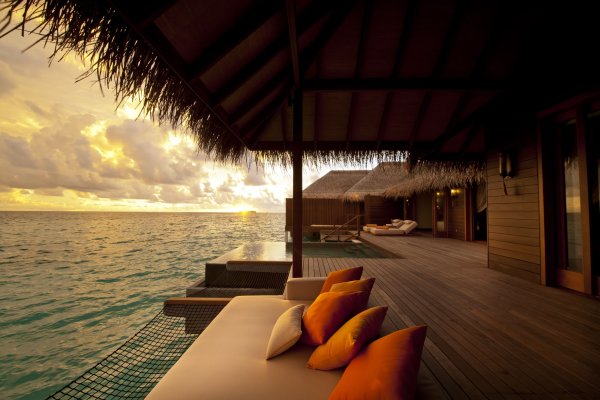 Романтический вечер на берегу