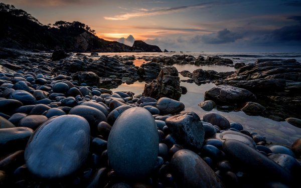 Морские валуны