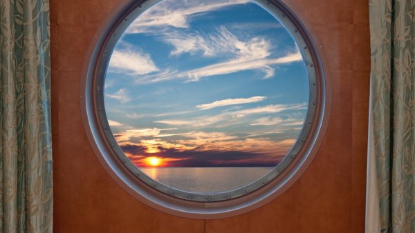 Иллюминатор корабля