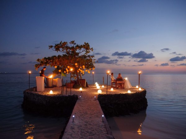 Романтический вечер на берегу моря