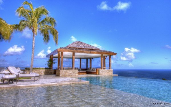 Домик на берегу моря