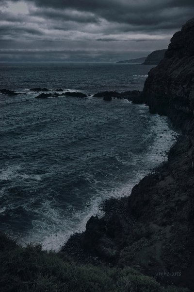 Бушующее море